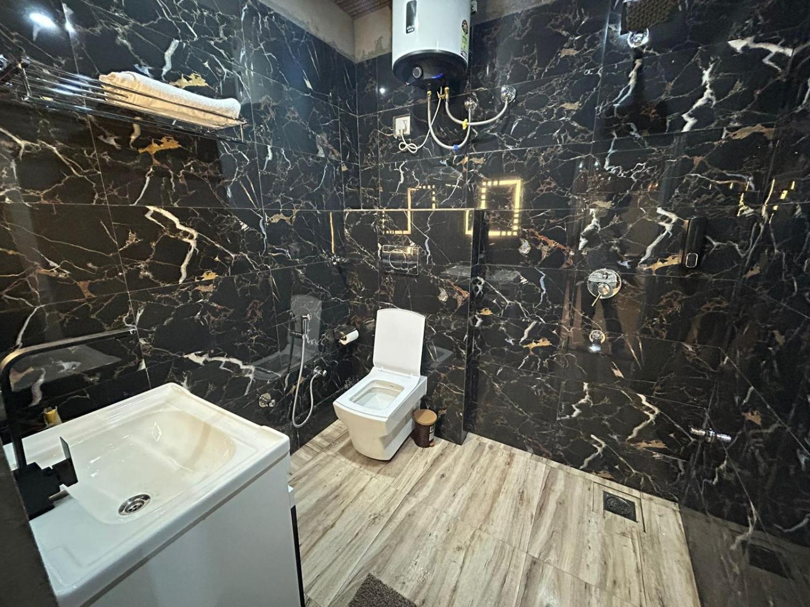 Hotel Dev Ganga Rišikéš Exteriér fotografie